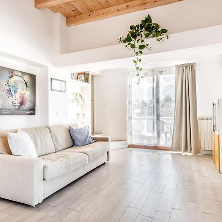 Attico Trilocale In Zona Farnesina Apartment Rome Exterior photo